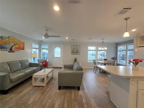 919 50th Avenue W Bradenton FL 34207