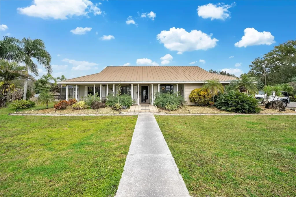 2067 Lake Juanita Road Seville FL 32190