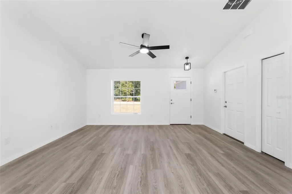24310 NW Falcon Avenue Dunnellon FL 34431