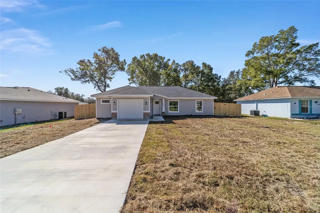 24310 NW Falcon Avenue Dunnellon FL 34431