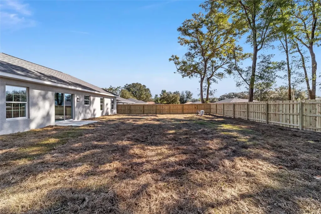 24310 NW Falcon Avenue Dunnellon FL 34431