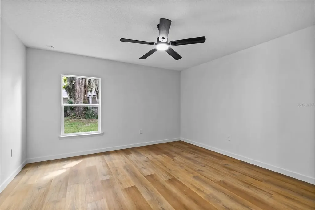 1012 E Hazzard Eustis FL 32726