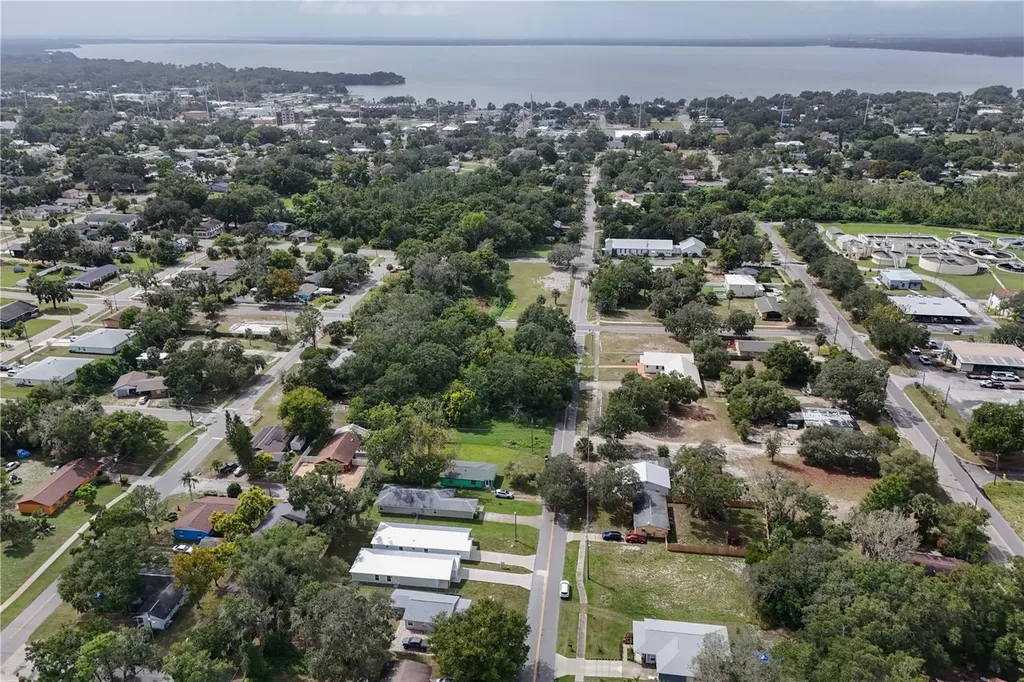 1012 E Hazzard Eustis FL 32726