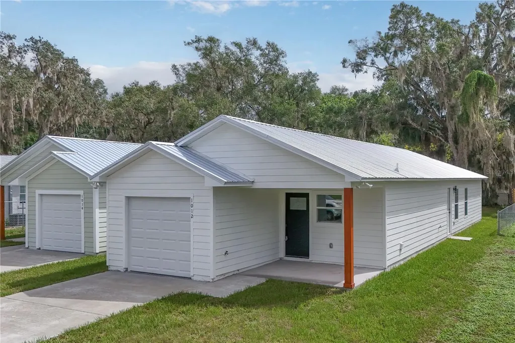 1012 E Hazzard Eustis FL 32726