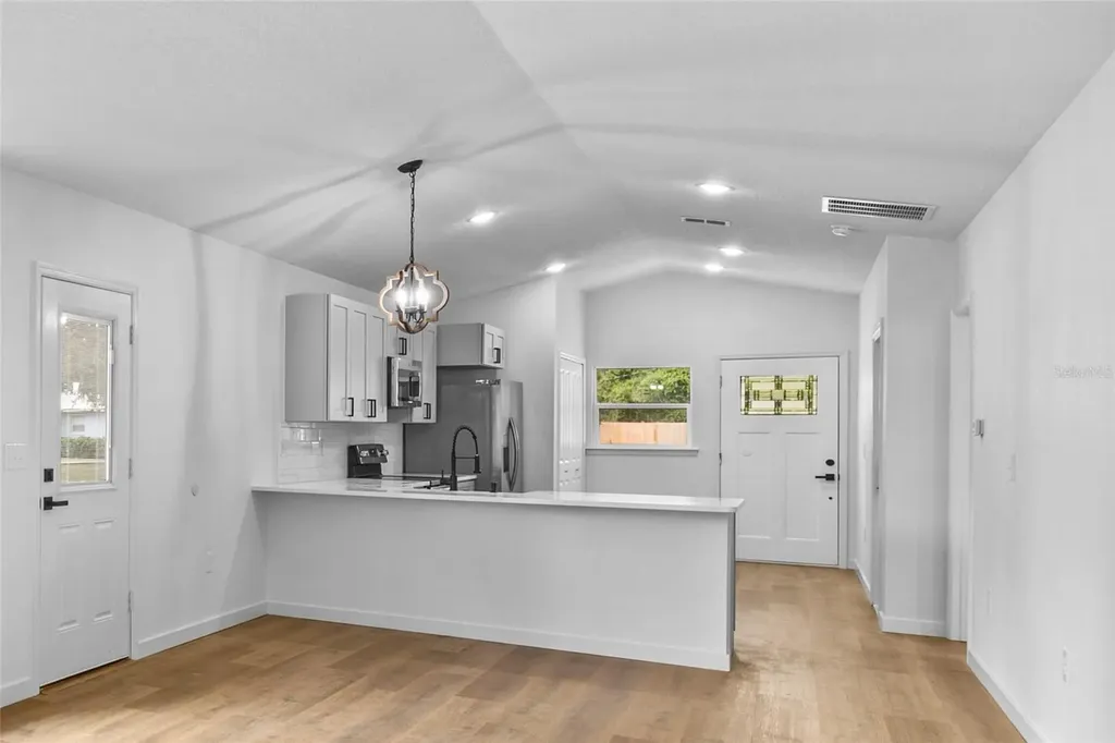 1012 E Hazzard Eustis FL 32726