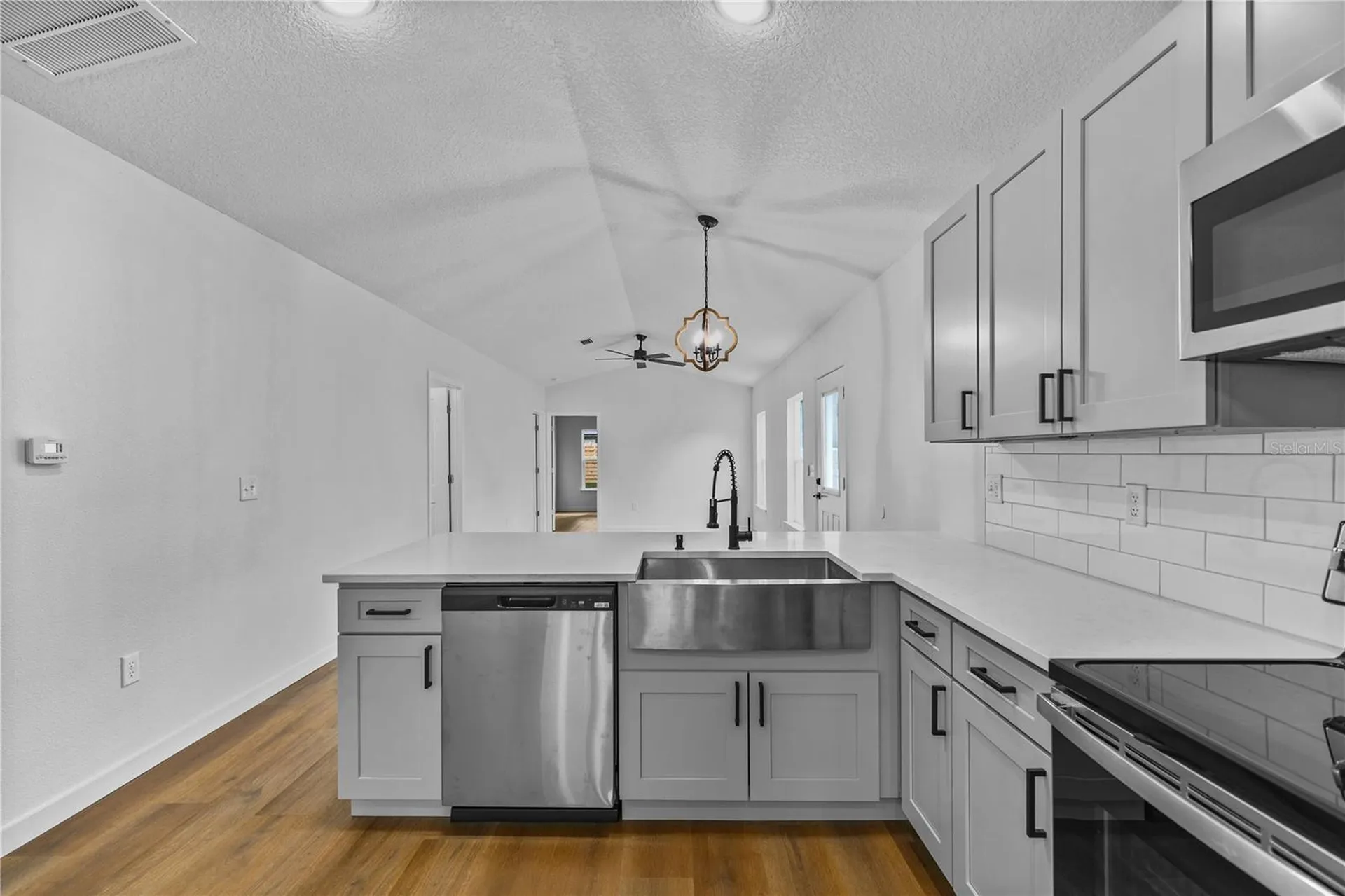 1012 E Hazzard Eustis FL 32726