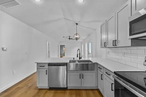 1012 E Hazzard Eustis FL 32726