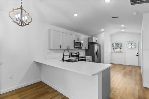 1012 E Hazzard Eustis FL 32726