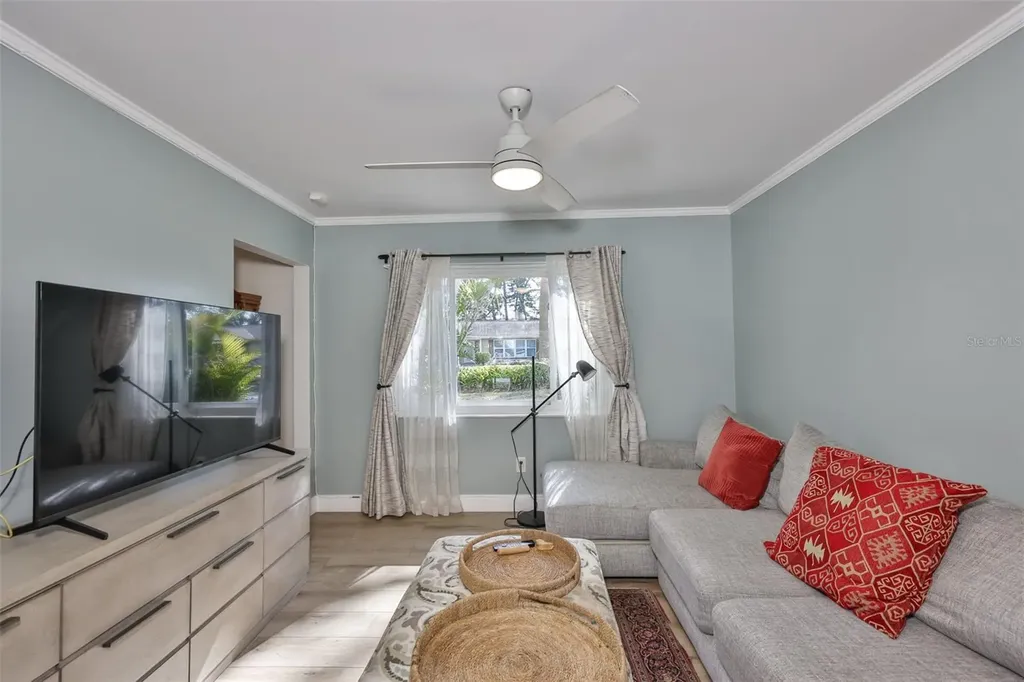 1279 86th Avenue N St Petersburg FL 33702
