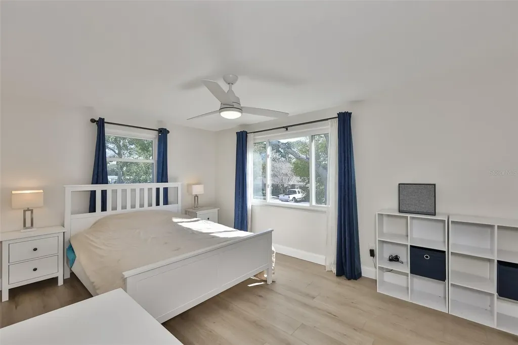 1279 86th Avenue N St Petersburg FL 33702