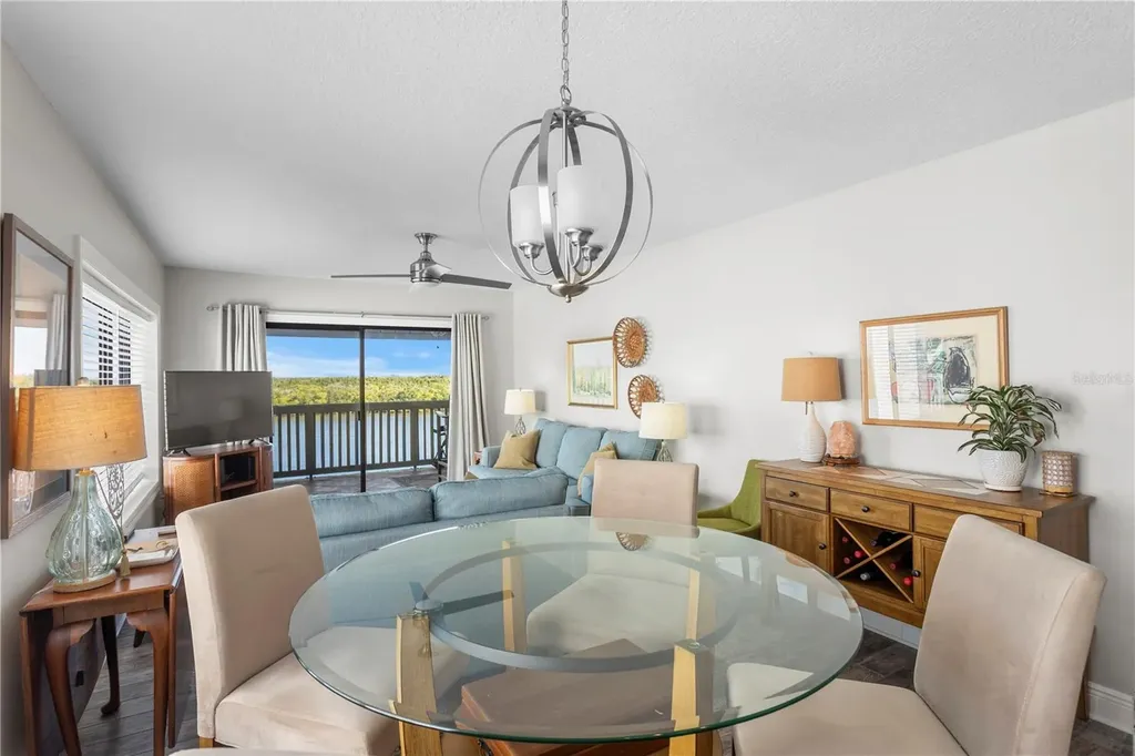 817 B Bahia Del Sol Drive Ruskin FL 33570