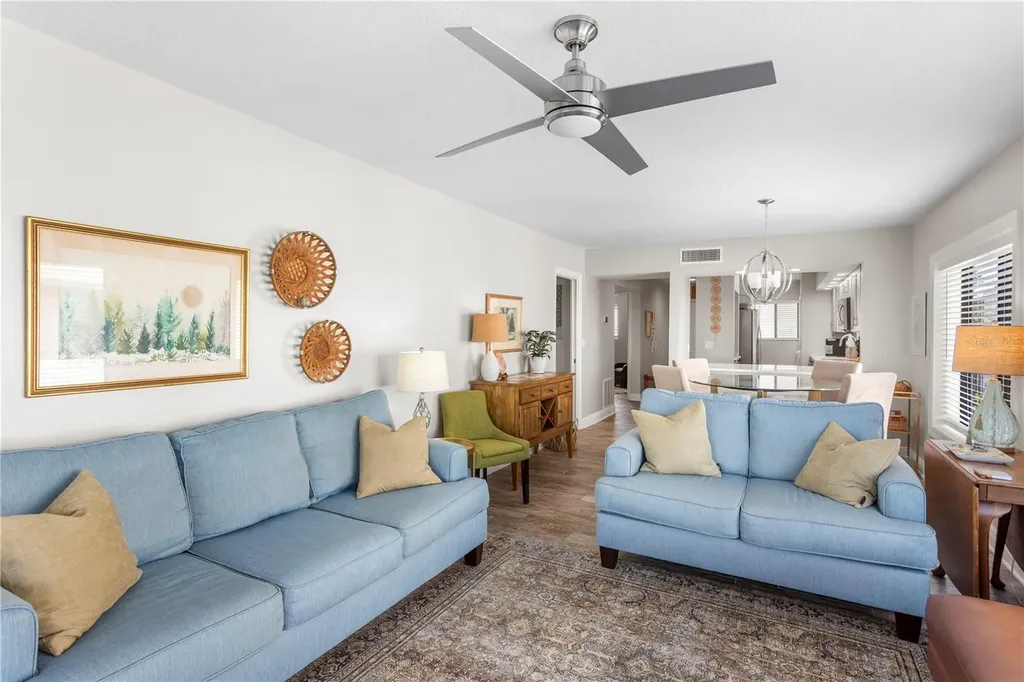 817 B Bahia Del Sol Drive Ruskin FL 33570