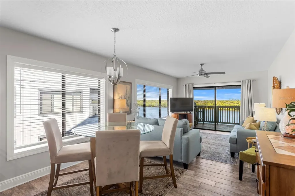 817 B Bahia Del Sol Drive Ruskin FL 33570