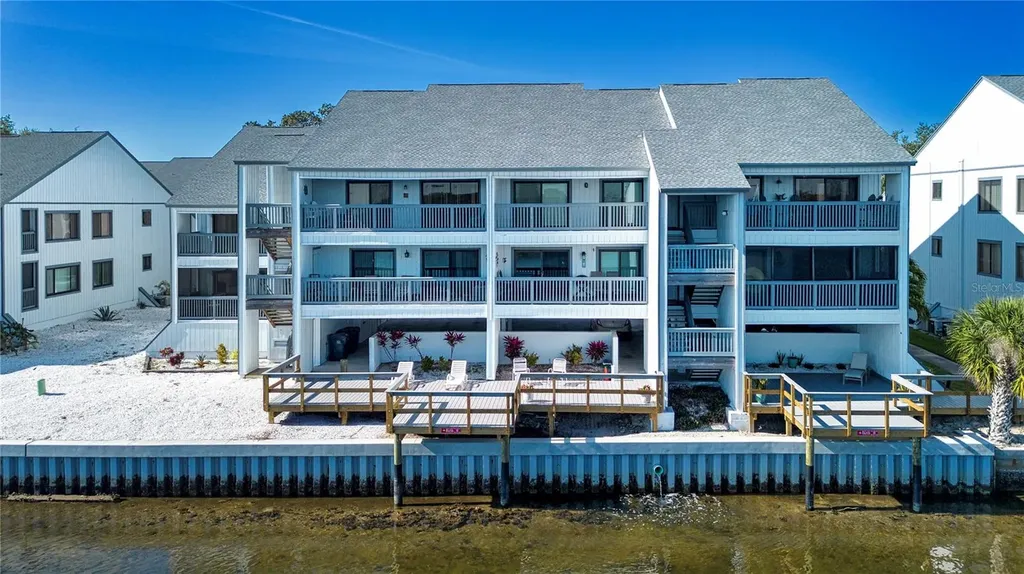 817 B Bahia Del Sol Drive Ruskin FL 33570