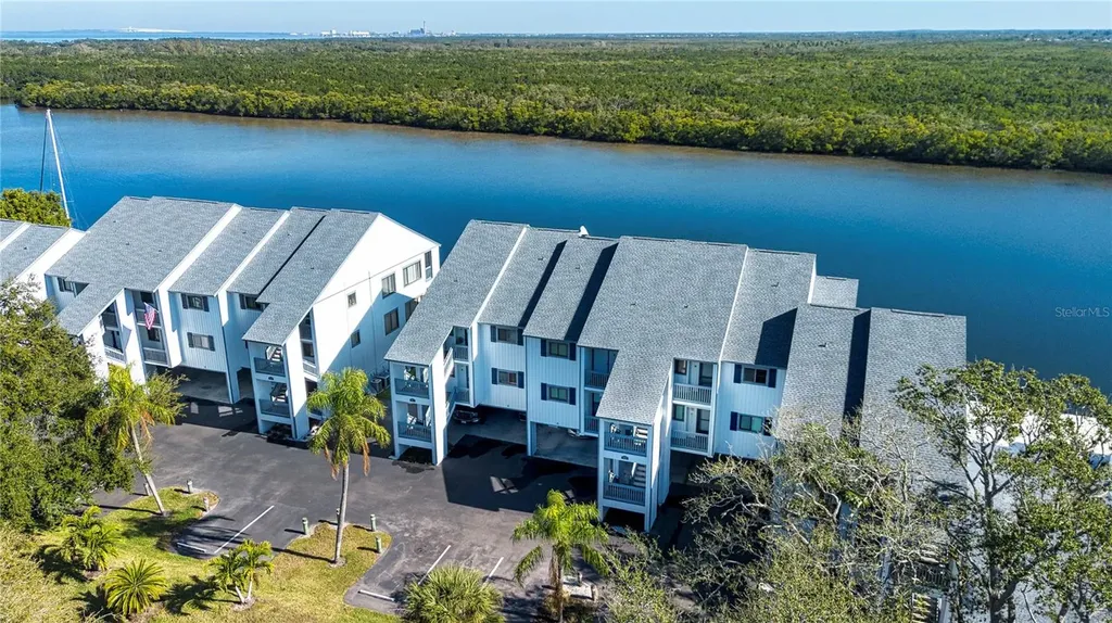 817 B Bahia Del Sol Drive Ruskin FL 33570