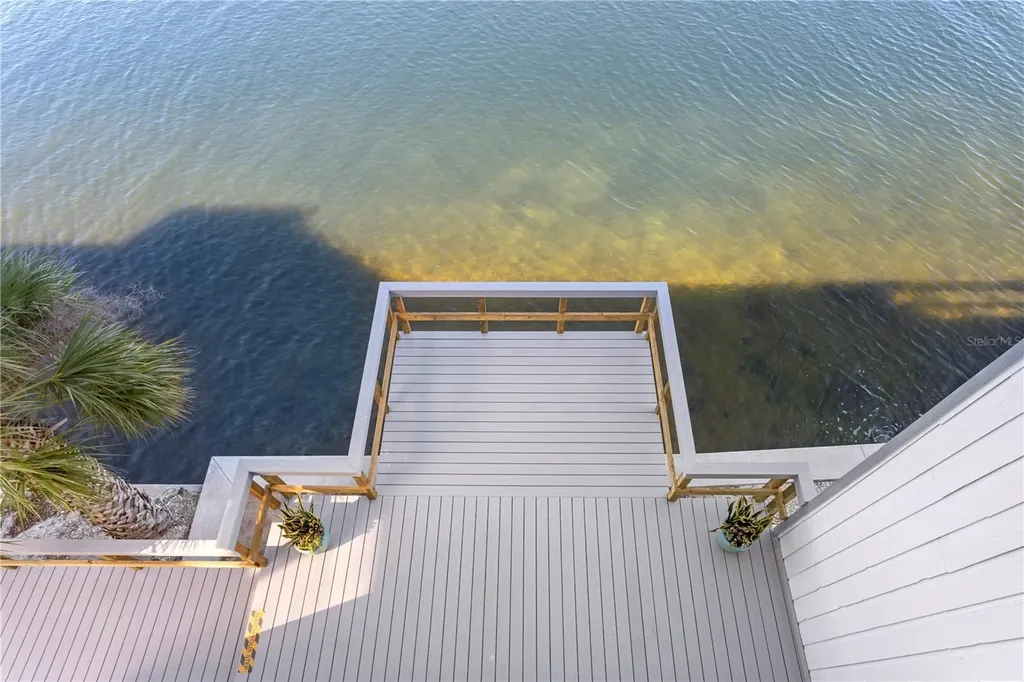 817 B Bahia Del Sol Drive Ruskin FL 33570