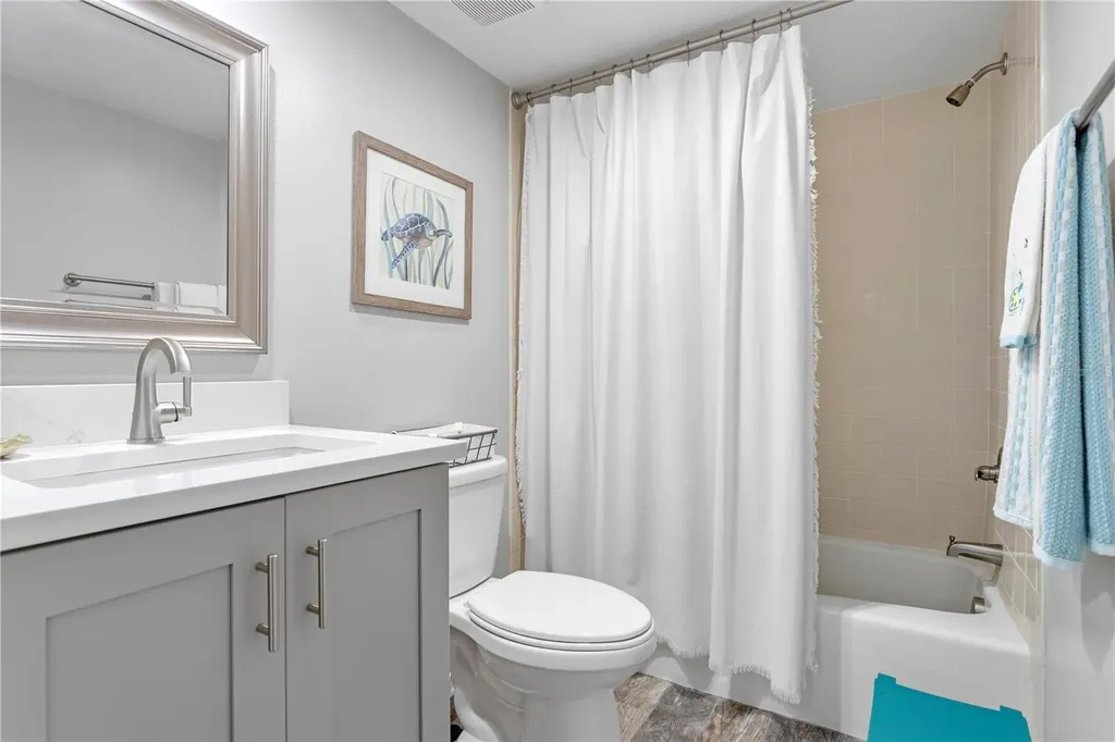 817 B Bahia Del Sol Drive Ruskin FL 33570