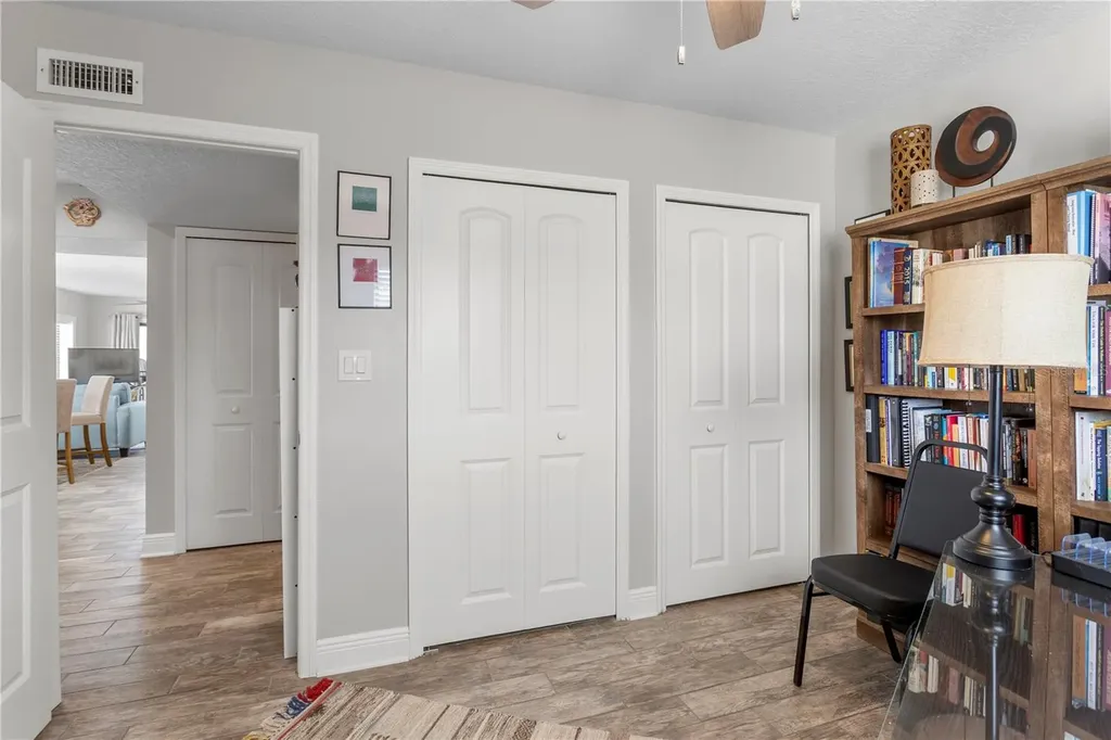 817 B Bahia Del Sol Drive Ruskin FL 33570