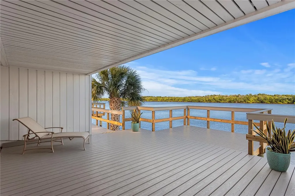 817 B Bahia Del Sol Drive Ruskin FL 33570