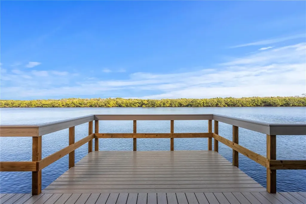 817 B Bahia Del Sol Drive Ruskin FL 33570