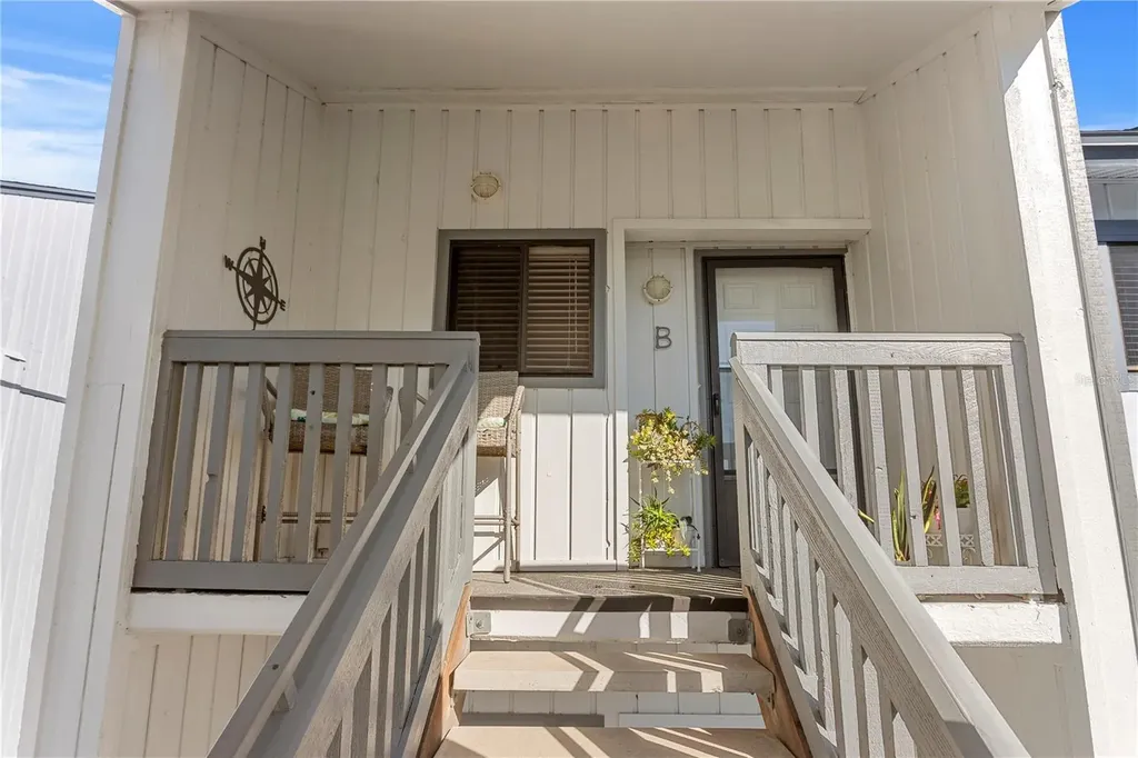 817 B Bahia Del Sol Drive Ruskin FL 33570