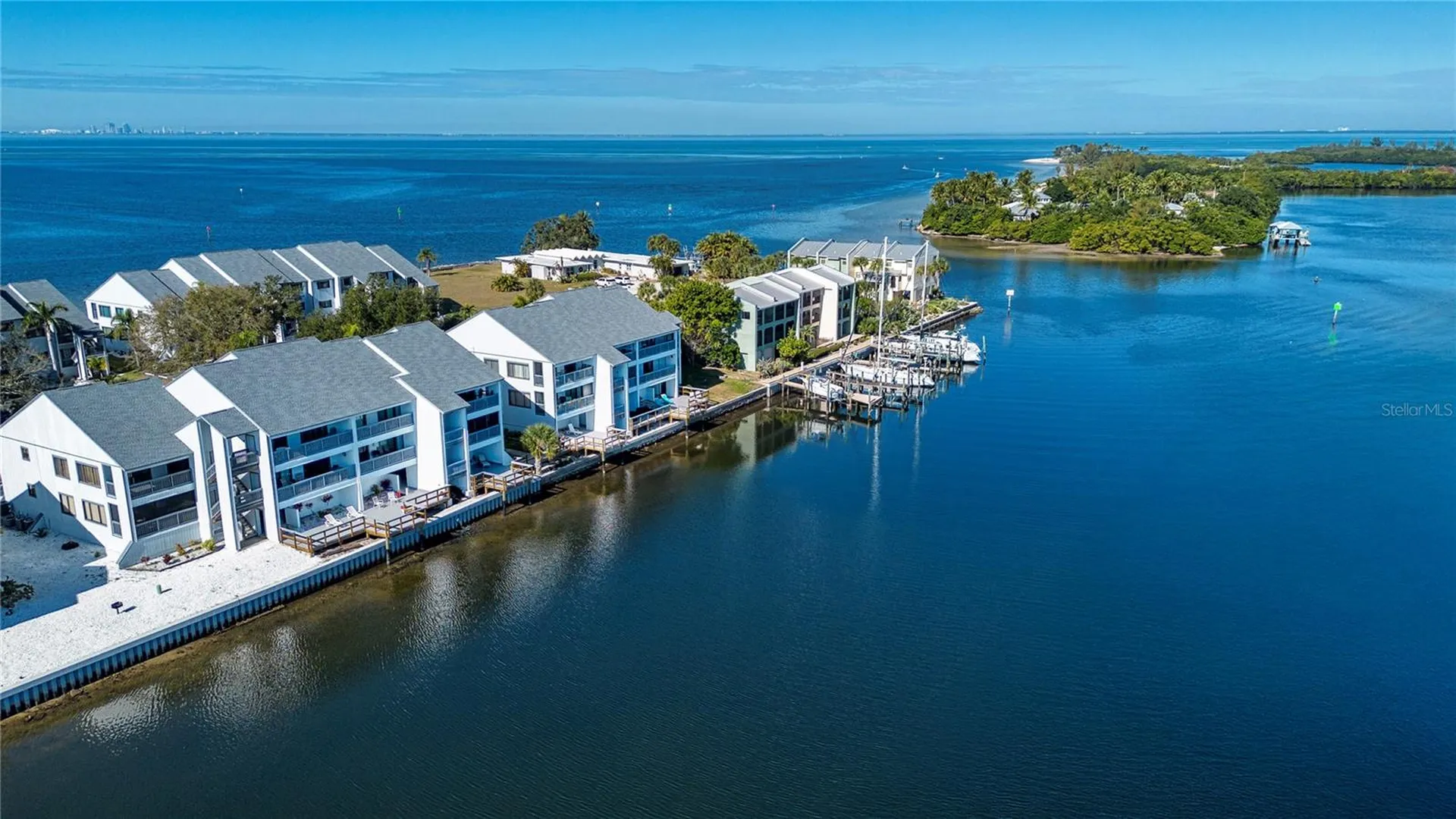 817 B Bahia Del Sol Drive Ruskin FL 33570