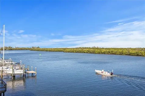 817 B Bahia Del Sol Drive Ruskin FL 33570