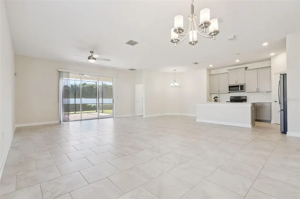 2733 Attwater Loop Winter Haven FL 33884