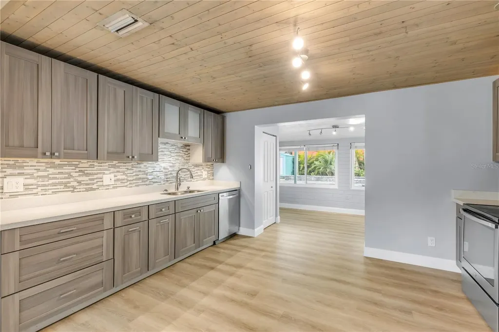 921 E 2nd Avenue New Smyrna Beach FL 32169