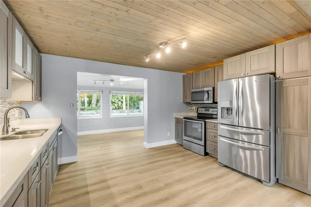 921 E 2nd Avenue New Smyrna Beach FL 32169