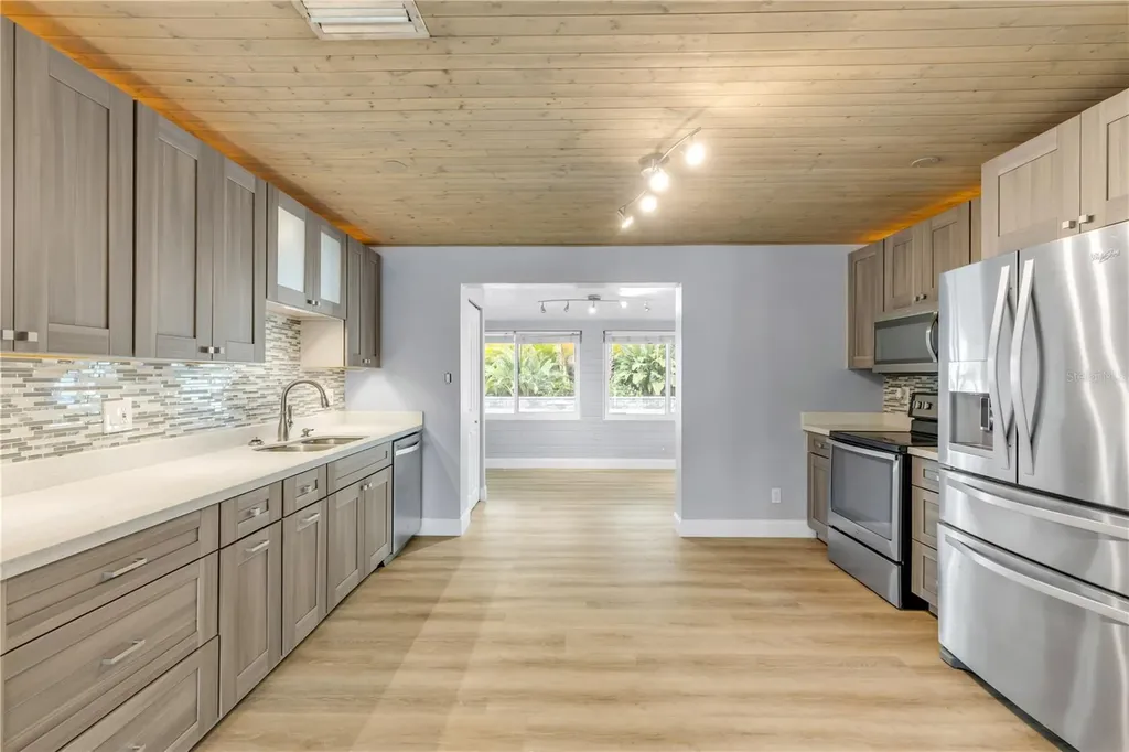 921 E 2nd Avenue New Smyrna Beach FL 32169
