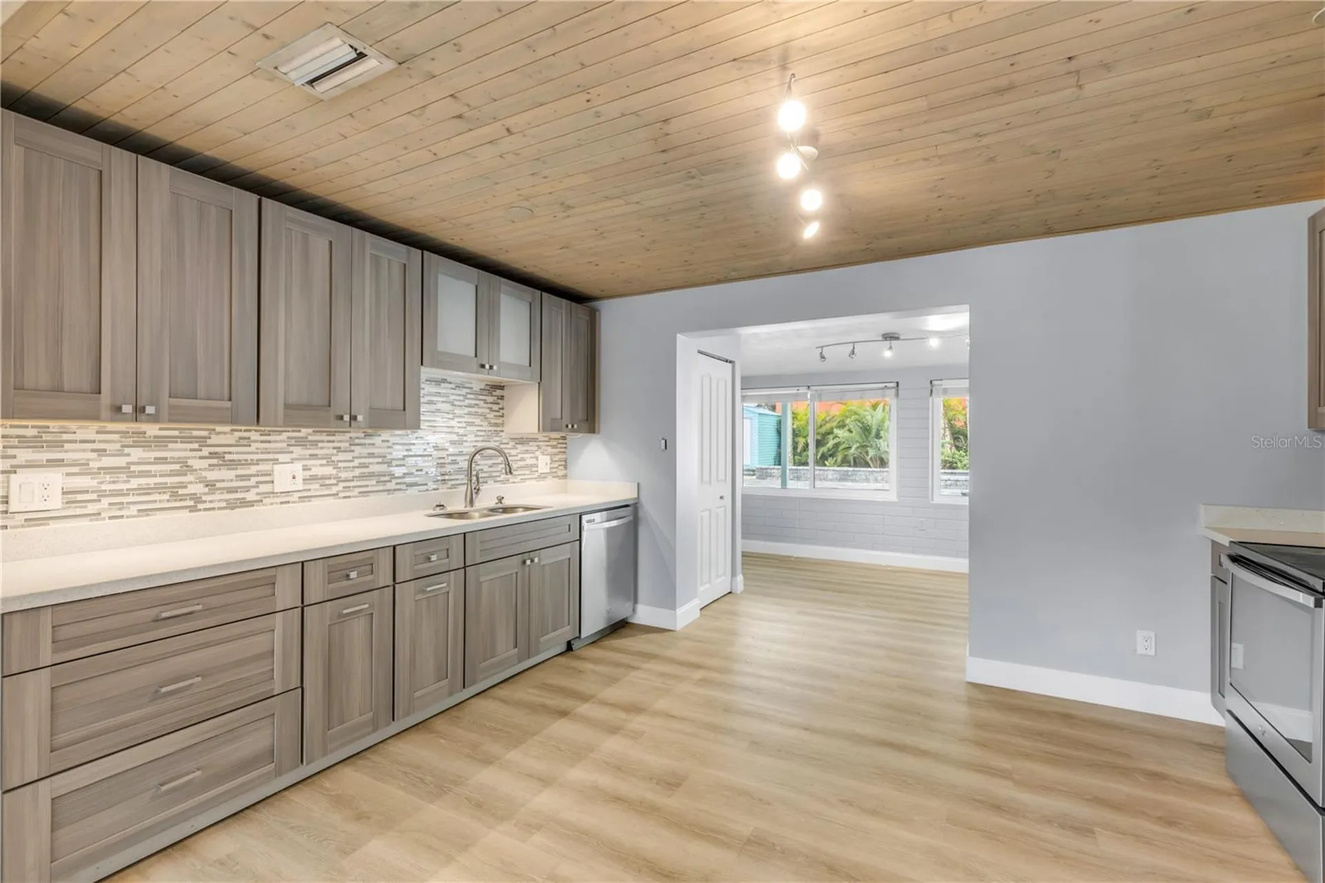 921 E 2nd Avenue New Smyrna Beach FL 32169