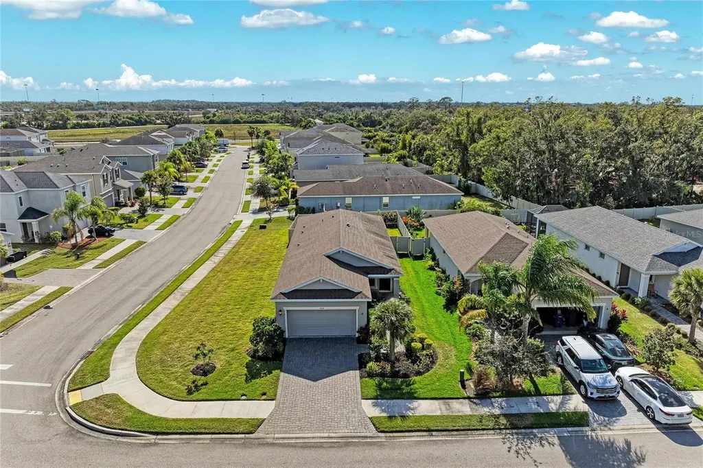5635 Los Robles Court Palmetto FL 34221