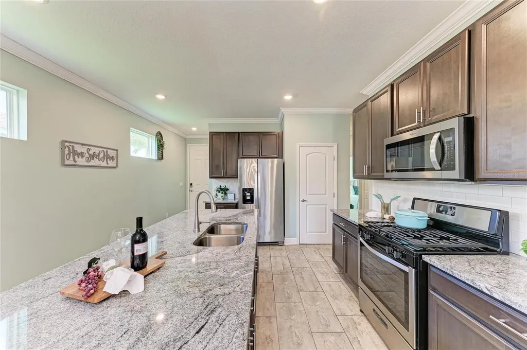 5635 Los Robles Court Palmetto FL 34221