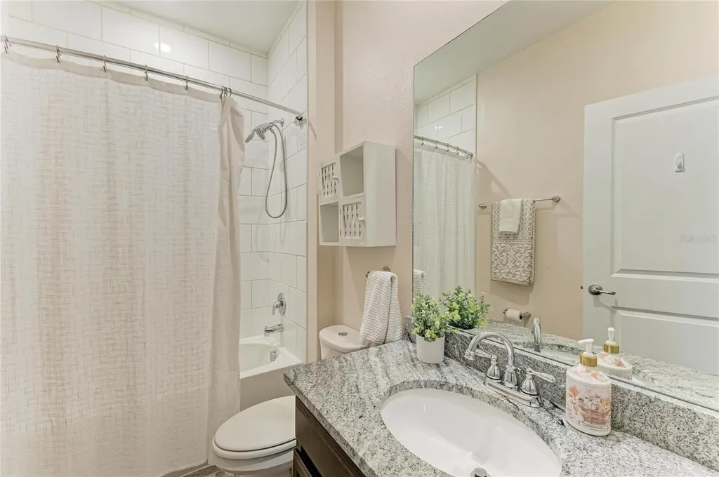 5635 Los Robles Court Palmetto FL 34221