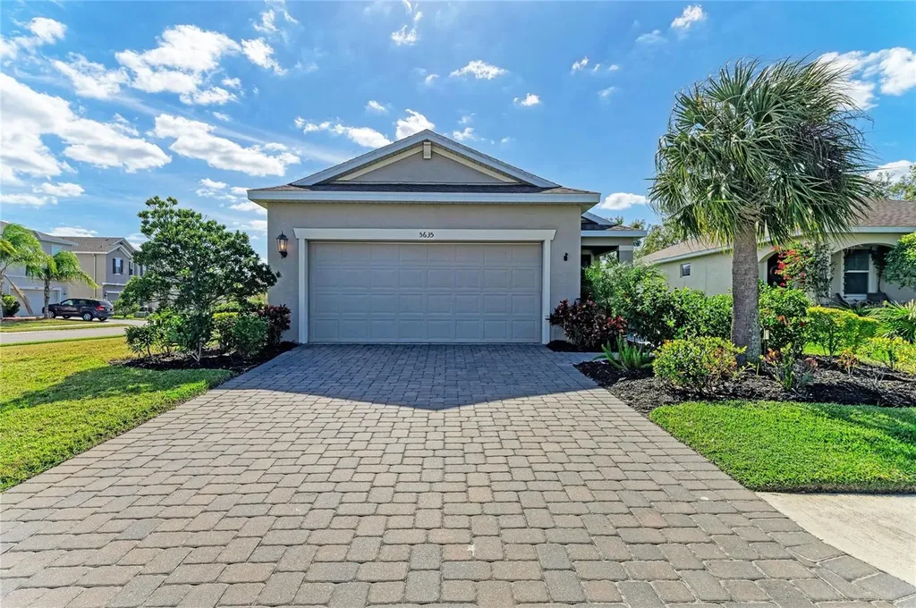 5635 Los Robles Court Palmetto FL 34221