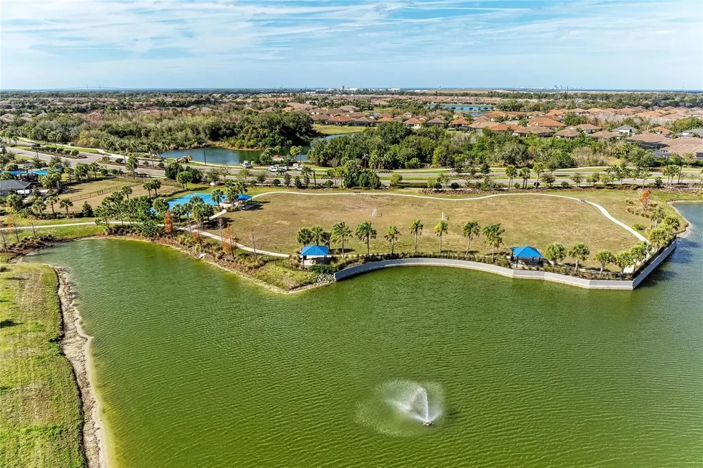 5635 Los Robles Court Palmetto FL 34221