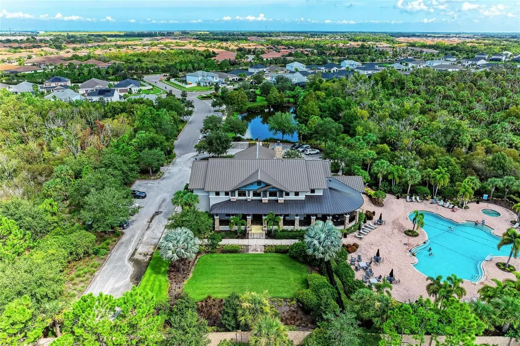 5635 Los Robles Court Palmetto FL 34221