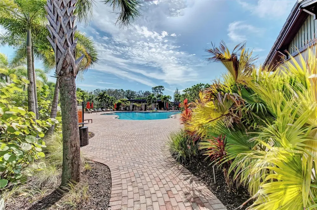 5635 Los Robles Court Palmetto FL 34221