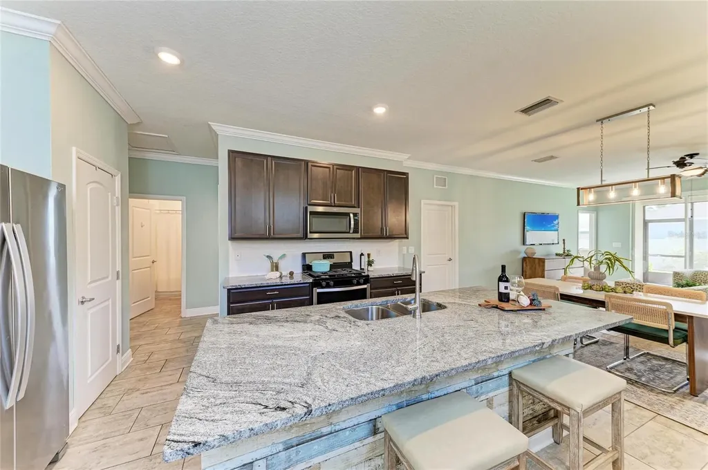 5635 Los Robles Court Palmetto FL 34221