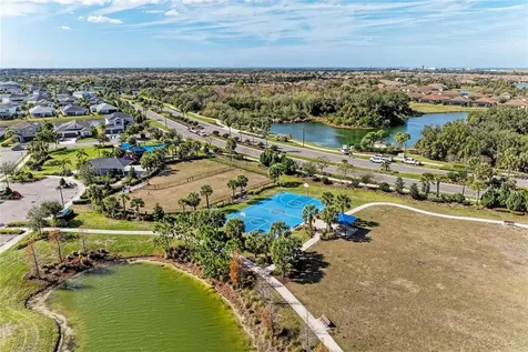 5635 Los Robles Court Palmetto FL 34221