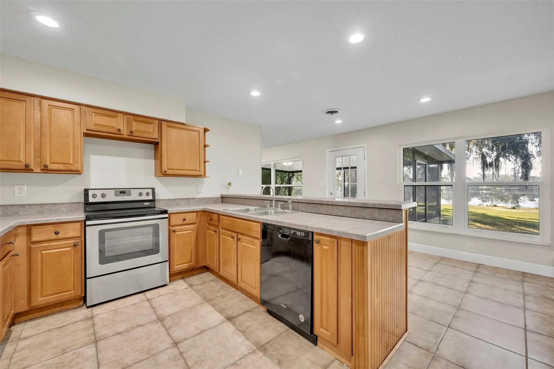 119 Lake Drive Oviedo FL 32765