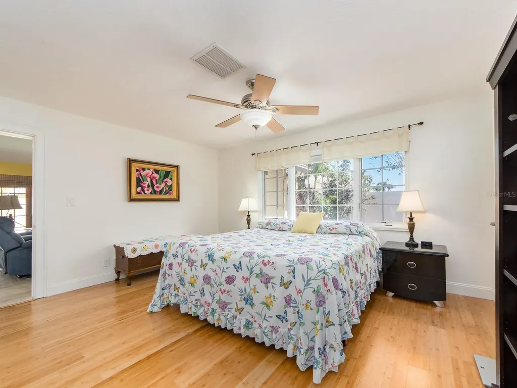 1140 81st Street S St Petersburg FL 33707