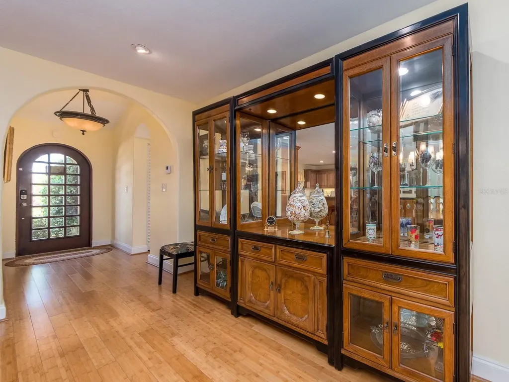 1140 81st Street S St Petersburg FL 33707