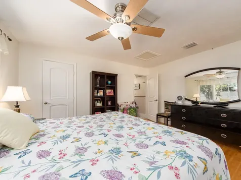 1140 81st Street S St Petersburg FL 33707