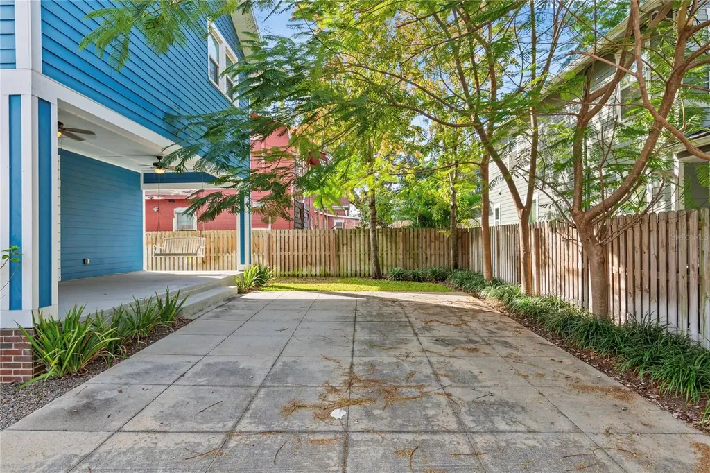 214 E Floribraska Avenue Tampa FL 33603