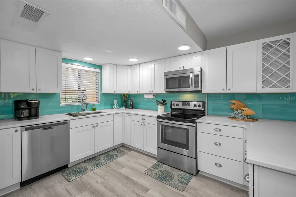 203 Tarpon Point Tarpon Springs FL 34689