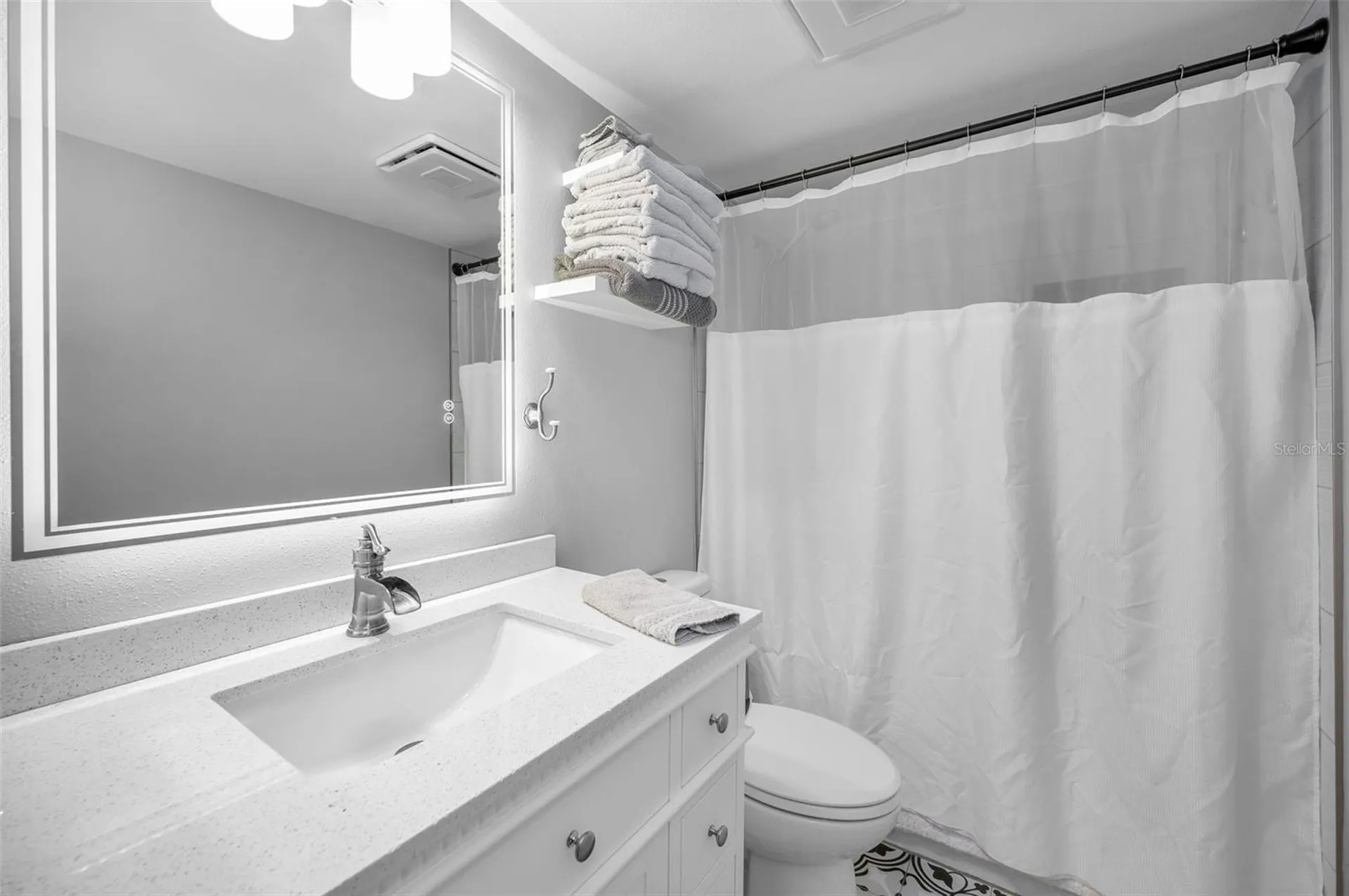 203 Tarpon Point Tarpon Springs FL 34689