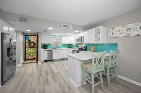 203 Tarpon Point Tarpon Springs FL 34689