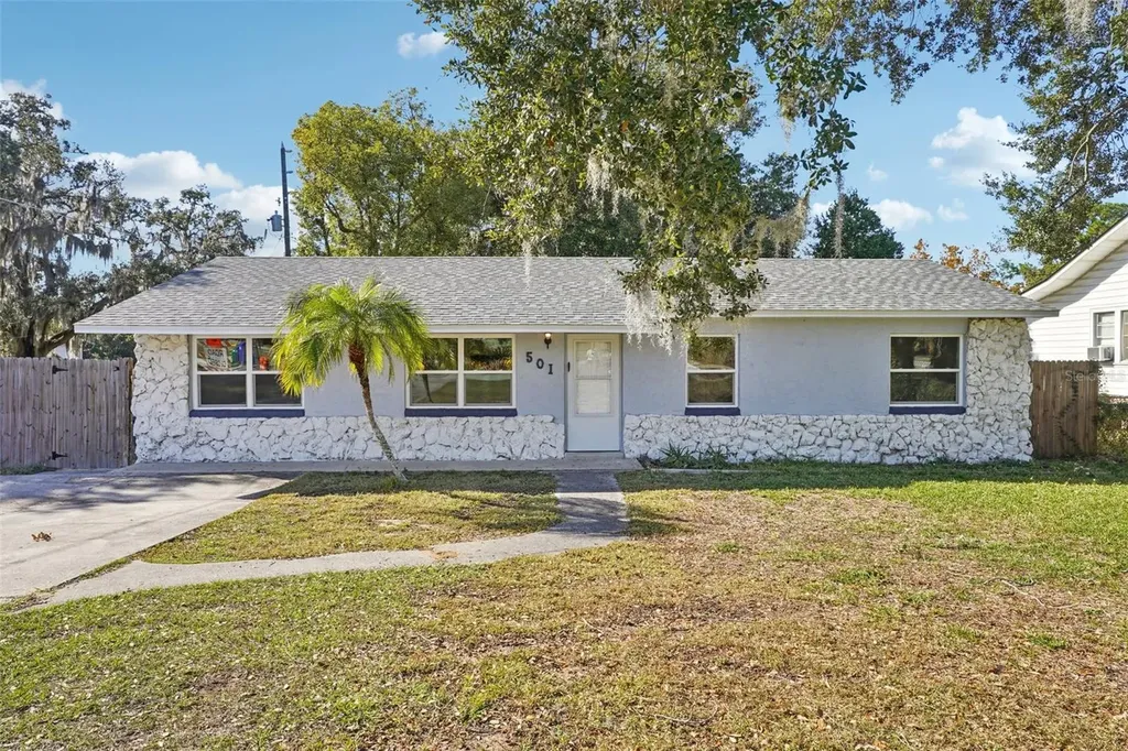 501 Dora Avenue Tavares FL 32778